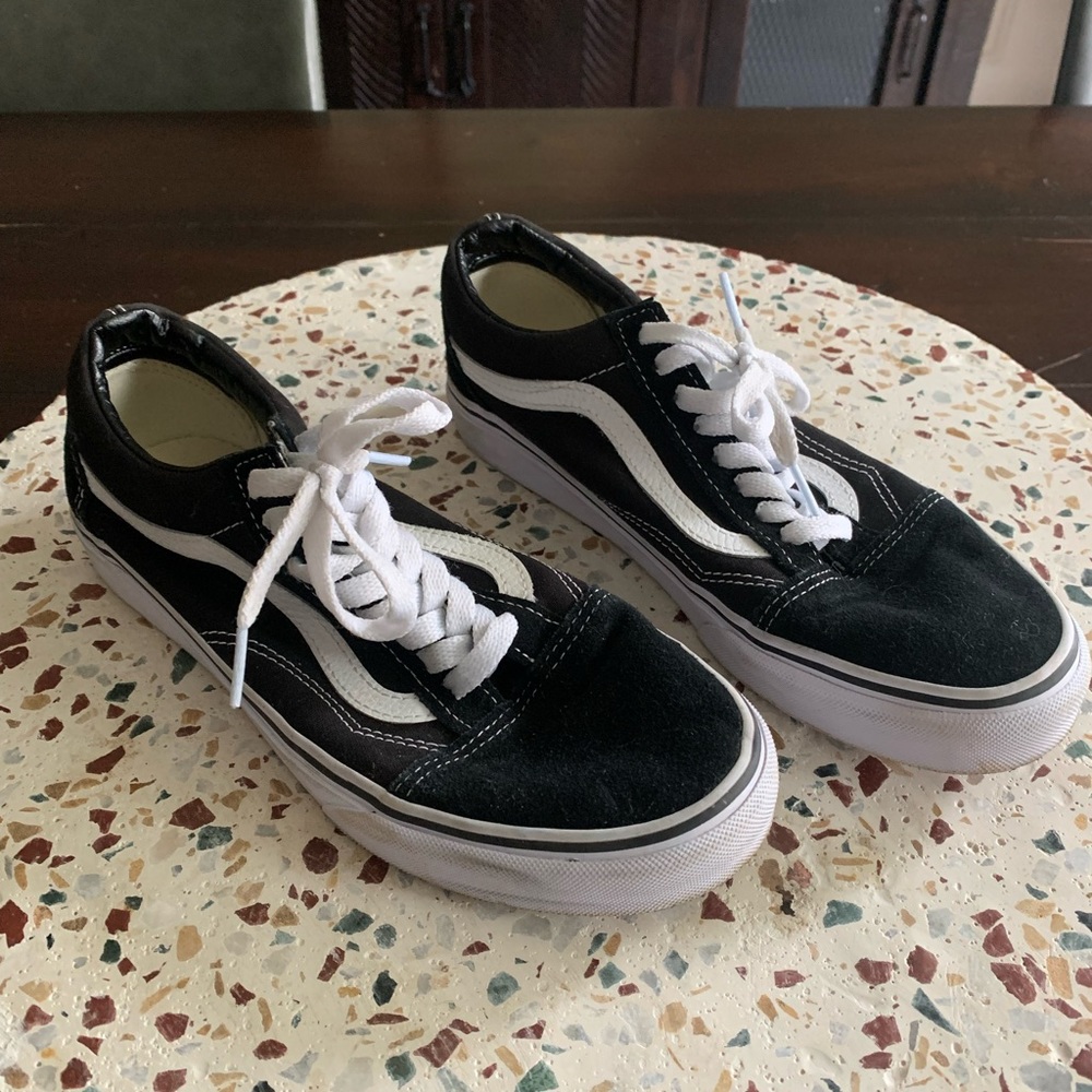 Women’s vans sneaker size 8